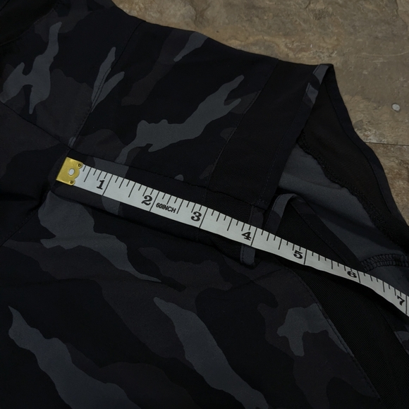 Athleta Small Black & Gray Camo Printed‎ 4" Mesh Racer Running Shorts - Picture 8 of 10